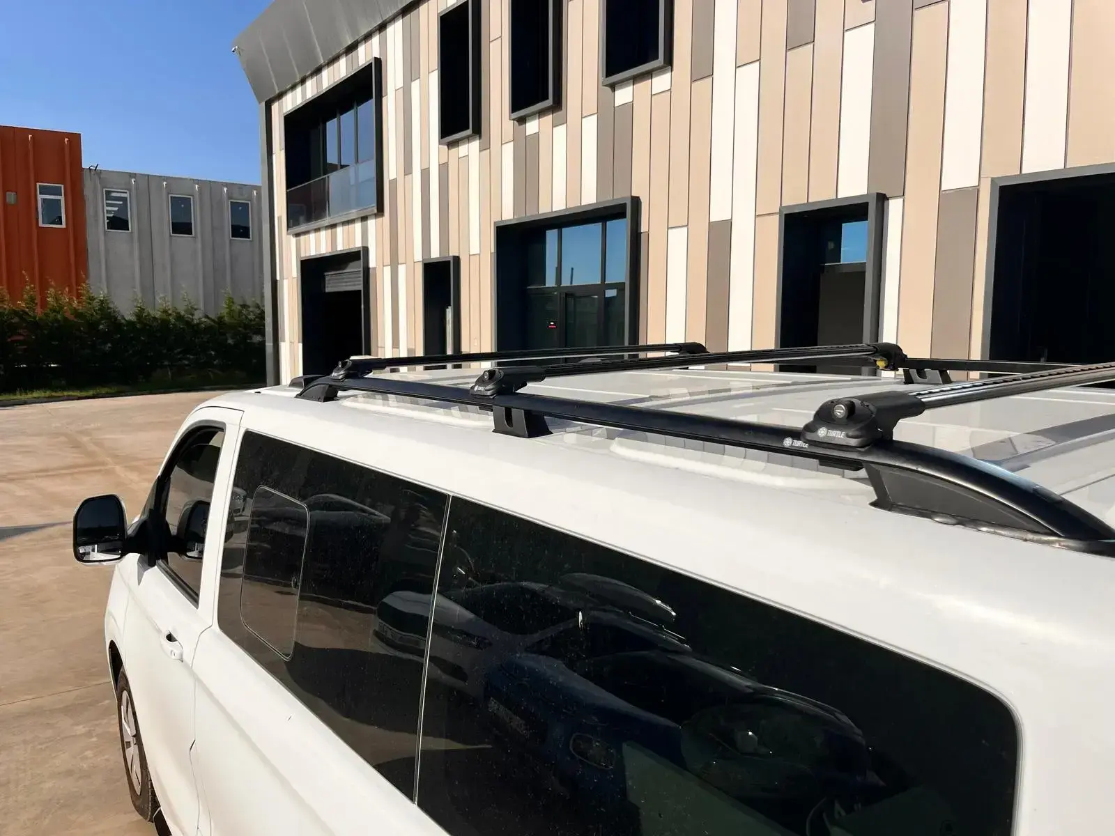 Welche Dachträger-Varianten gibt es für den Volkswagen Transporter (T7)?